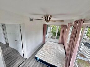 555 NE 70th St, Miami FL 33138