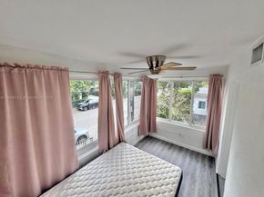 555 NE 70th St, Miami FL 33138