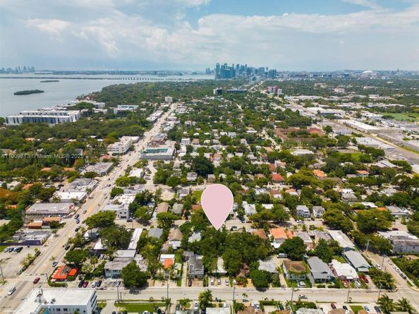 555 NE 70th St, Miami FL 33138
