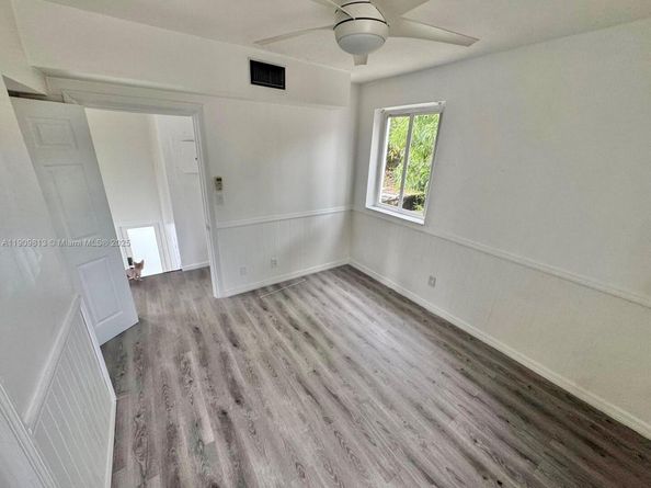 555 NE 70th St, Miami FL 33138