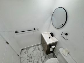 555 NE 70th St, Miami FL 33138