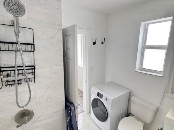 555 NE 70th St, Miami FL 33138