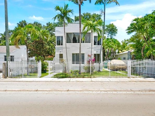 555 NE 70th St, Miami FL 33138