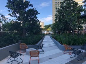 121 NE 34th St 1207, Miami FL 33137