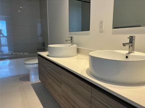 121 NE 34th St 1207, Miami FL 33137