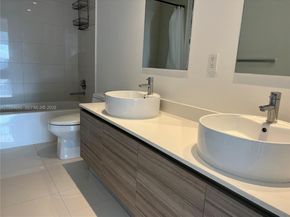 121 NE 34th St 1207, Miami FL 33137