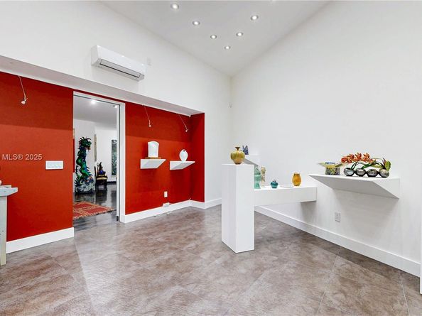 2101 Tigertail Ave, Miami FL 33133