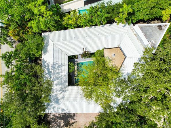 2101 Tigertail Ave, Miami FL 33133