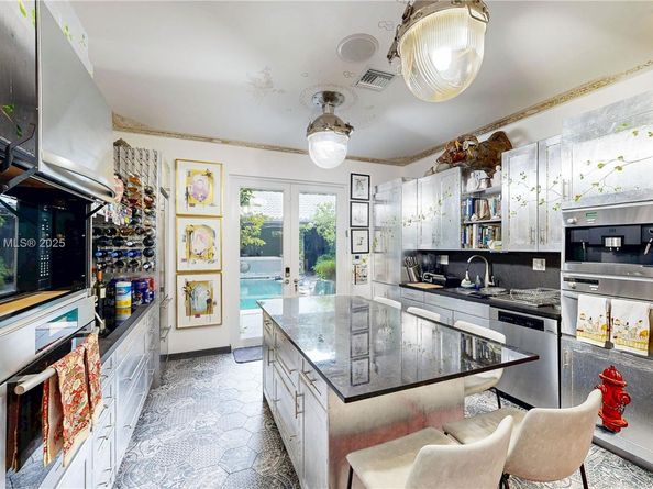 2101 Tigertail Ave, Miami FL 33133