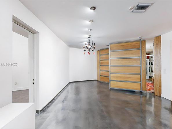 2101 Tigertail Ave, Miami FL 33133