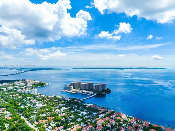 2101 Tigertail Ave, Miami FL 33133