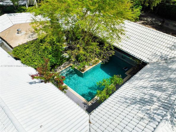 2101 Tigertail Ave, Miami FL 33133