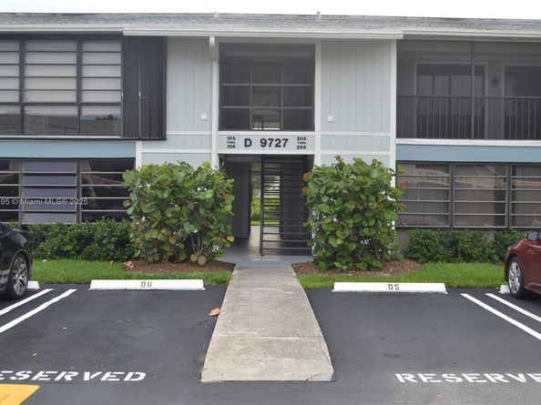 9727 Hammocks Blvd 207D, Miami FL 33196