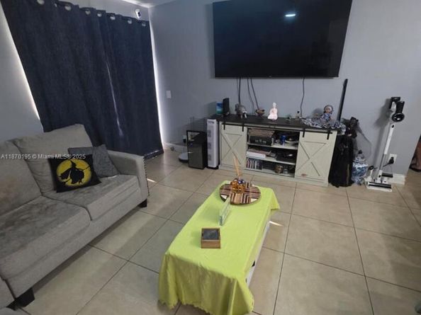 9727 Hammocks Blvd 207D, Miami FL 33196