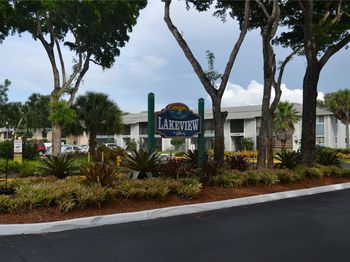 9727 Hammocks Blvd