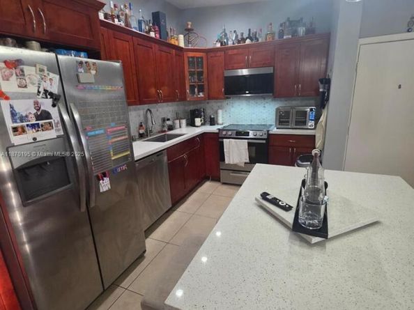 9727 Hammocks Blvd 207D, Miami FL 33196