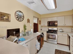 1701 SW 92nd Pl, Miami FL 33165