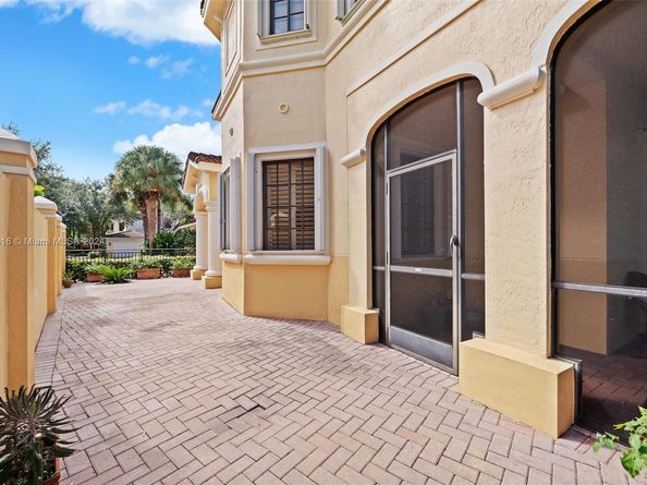 1634 Passion Vine Cir 312, Weston FL 33326
