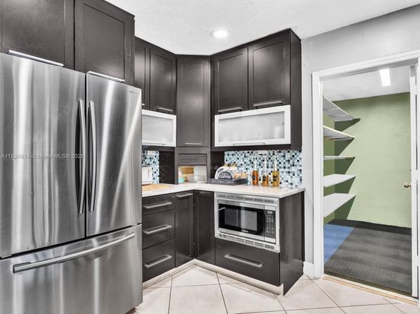 8581 NW 15th Ct, Pembroke Pines FL 33024