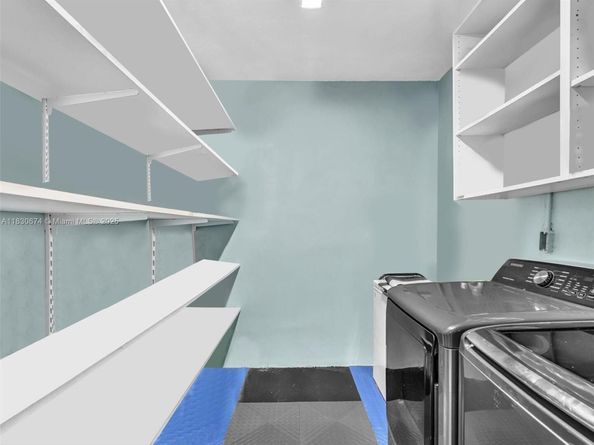 8581 NW 15th Ct, Pembroke Pines FL 33024