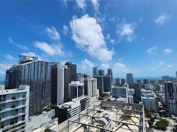 185 SW 7th St 3814, Miami FL 33130