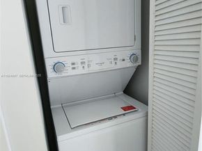 185 SW 7th St 3814, Miami FL 33130