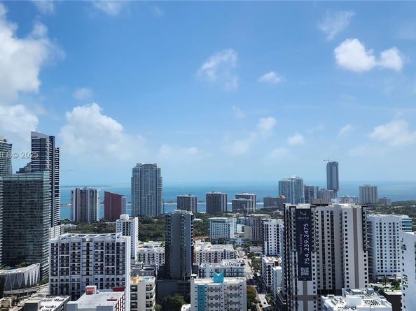 185 SW 7th St 3814, Miami FL 33130