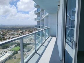 185 SW 7th St 3814, Miami FL 33130