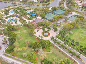 1208 NW 170th Ave, Pembroke Pines FL 33028