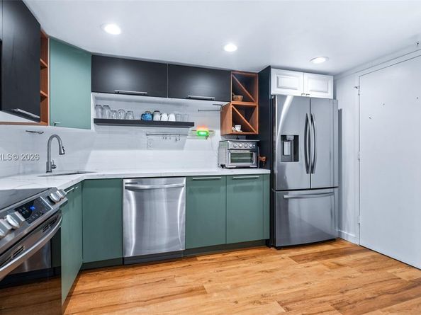 2750 NE 183rd St 1610, Aventura FL 33160