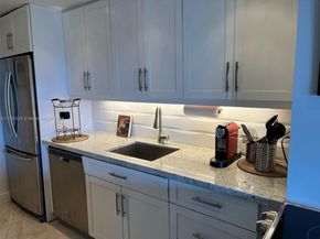 880 NE 69th St 5Q, Miami FL 33138