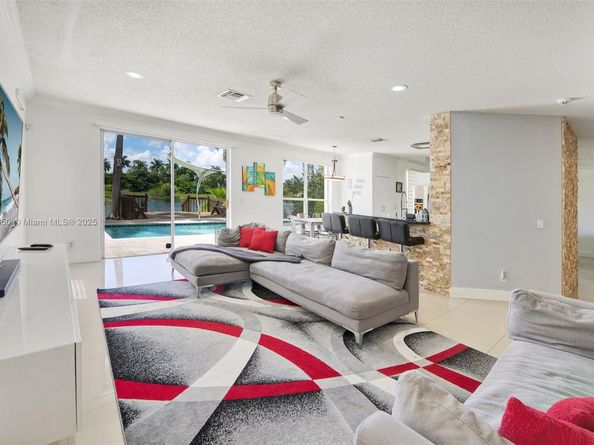 18196 SW 29th St, Miramar FL 33029