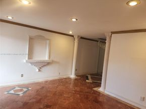 8851 Sunrise Lakes Blvd 213, Sunrise FL 33322