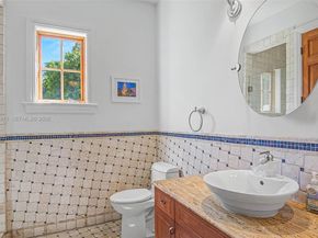 6075 SW 85th Ave, Miami FL 33143