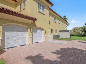 6075 SW 85th Ave, Miami FL 33143