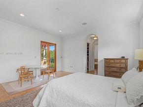 6075 SW 85th Ave, Miami FL 33143