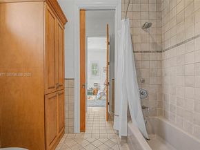 6075 SW 85th Ave, Miami FL 33143