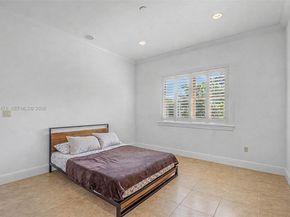 6075 SW 85th Ave, Miami FL 33143