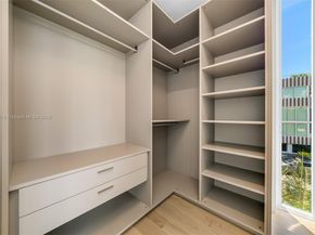 1011 W 48th St 8, Miami Beach FL 33140