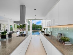 1011 W 48th St 8, Miami Beach FL 33140