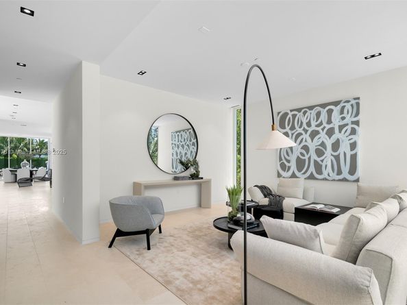 1011 W 48th St 8, Miami Beach FL 33140
