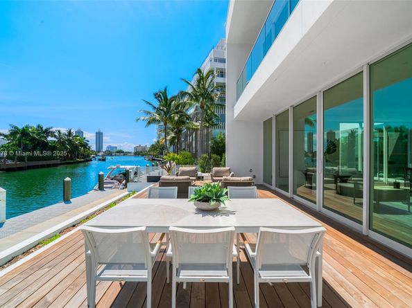 1011 W 48th St 8, Miami Beach FL 33140