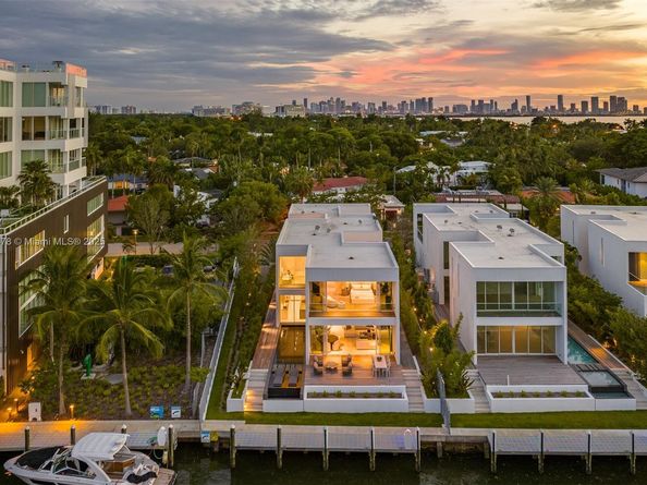 1011 W 48th St 8, Miami Beach FL 33140
