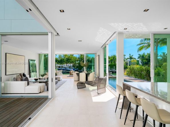 1011 W 48th St 8, Miami Beach FL 33140