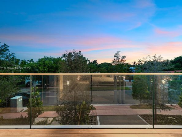 1011 W 48th St 8, Miami Beach FL 33140