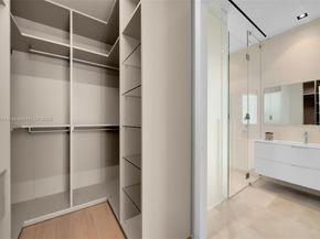 1011 W 48th St 8, Miami Beach FL 33140