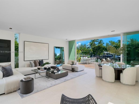 1011 W 48th St 8, Miami Beach FL 33140