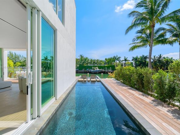 1011 W 48th St 8, Miami Beach FL 33140