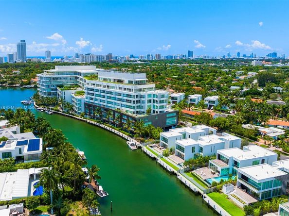 1011 W 48th St 8, Miami Beach FL 33140