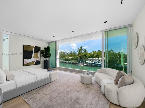 1011 W 48th St 8, Miami Beach FL 33140